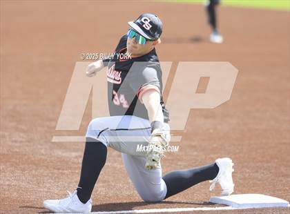 Thumbnail 3 in Grand Saline vs Athens photogallery.