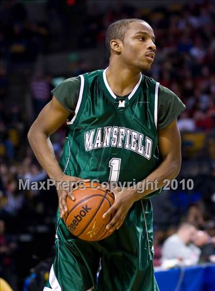 Thumbnail 2 in Mansfield vs Madison Park (MIAA Division 1 South Final) photogallery.