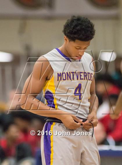 Thumbnail 2 in Montverde Academy vs Orangeville Prep (Spalding Hoophall Classic) photogallery.