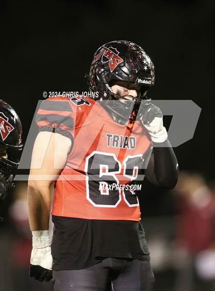 Thumbnail 2 in Morris @ Triad (IHSA 5A first round) photogallery.