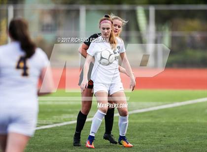 Thumbnail 2 in Kamiakin vs Bellevue (WIAA 3A 3rd Place Final)  photogallery.
