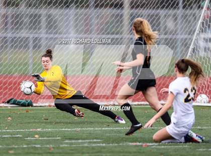 Thumbnail 3 in Kamiakin vs Bellevue (WIAA 3A 3rd Place Final)  photogallery.