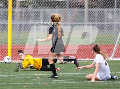 Thumbnail 1 in Kamiakin vs Bellevue (WIAA 3A 3rd Place Final)  photogallery.