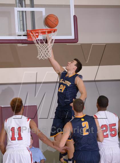 Thumbnail 2 in Bellevue vs. Etiwanda (MaxPreps Holiday Classic) photogallery.