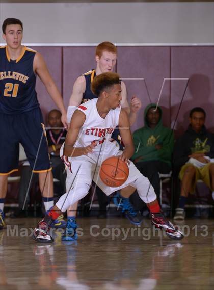 Thumbnail 2 in Bellevue vs. Etiwanda (MaxPreps Holiday Classic) photogallery.