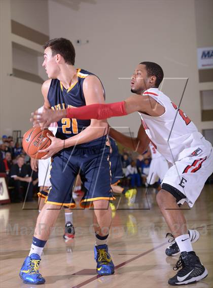 Thumbnail 2 in Bellevue vs. Etiwanda (MaxPreps Holiday Classic) photogallery.
