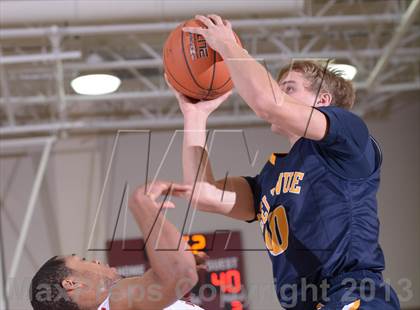 Thumbnail 1 in Bellevue vs. Etiwanda (MaxPreps Holiday Classic) photogallery.