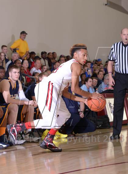 Thumbnail 2 in Bellevue vs. Etiwanda (MaxPreps Holiday Classic) photogallery.
