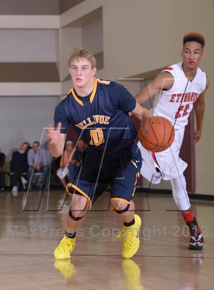 Thumbnail 3 in Bellevue vs. Etiwanda (MaxPreps Holiday Classic) photogallery.