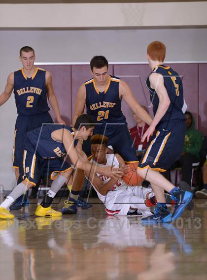 Thumbnail 2 in Bellevue vs. Etiwanda (MaxPreps Holiday Classic) photogallery.