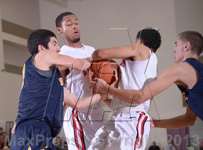 Thumbnail 3 in Bellevue vs. Etiwanda (MaxPreps Holiday Classic) photogallery.