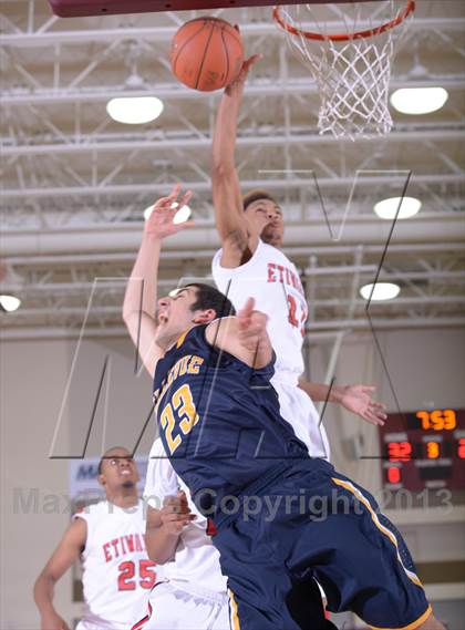 Thumbnail 3 in Bellevue vs. Etiwanda (MaxPreps Holiday Classic) photogallery.