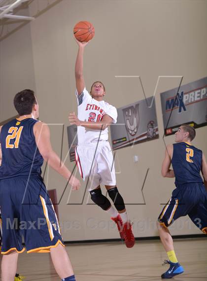 Thumbnail 3 in Bellevue vs. Etiwanda (MaxPreps Holiday Classic) photogallery.