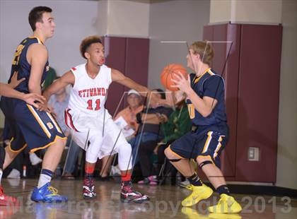 Thumbnail 3 in Bellevue vs. Etiwanda (MaxPreps Holiday Classic) photogallery.