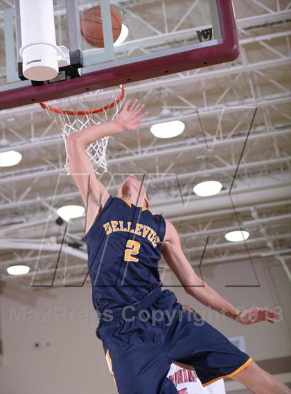 Thumbnail 3 in Bellevue vs. Etiwanda (MaxPreps Holiday Classic) photogallery.