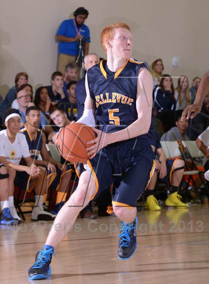 Thumbnail 3 in Bellevue vs. Etiwanda (MaxPreps Holiday Classic) photogallery.