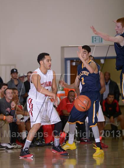 Thumbnail 1 in Bellevue vs. Etiwanda (MaxPreps Holiday Classic) photogallery.