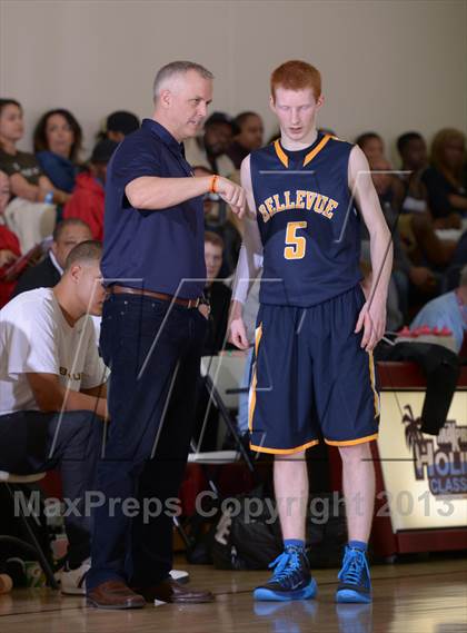Thumbnail 1 in Bellevue vs. Etiwanda (MaxPreps Holiday Classic) photogallery.