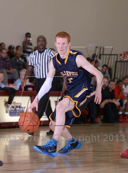 Thumbnail 3 in Bellevue vs. Etiwanda (MaxPreps Holiday Classic) photogallery.