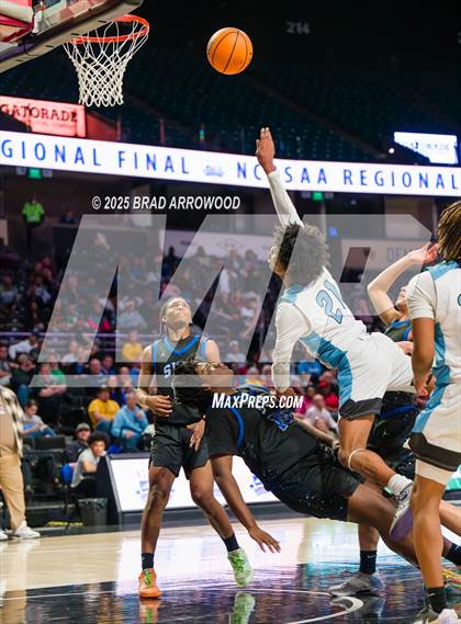 Thumbnail 1 in Southern Wake Academy vs Washington County (NCHSAA 1A Regional Final) photogallery.