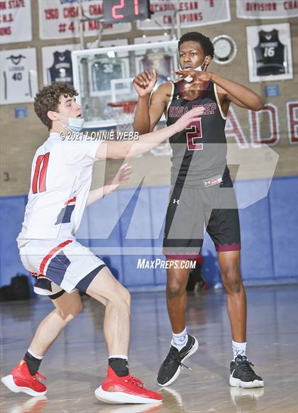 Thumbnail 2 in Iona Prep @ Archbishop Stepinac (Brother Stoudt Best of 7 Series Game 3) photogallery.