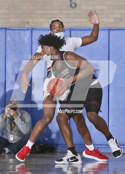 Thumbnail 2 in Iona Prep @ Archbishop Stepinac (Brother Stoudt Best of 7 Series Game 3) photogallery.