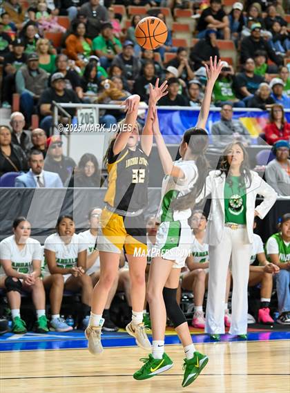 Thumbnail 2 in Miami vs. Arizona Lutheran Academy (AIA 2A Final) photogallery.
