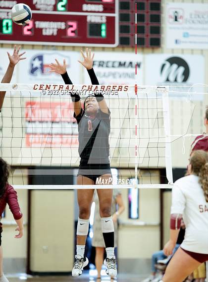Thumbnail 1 in Saginaw vs Keller Central photogallery.