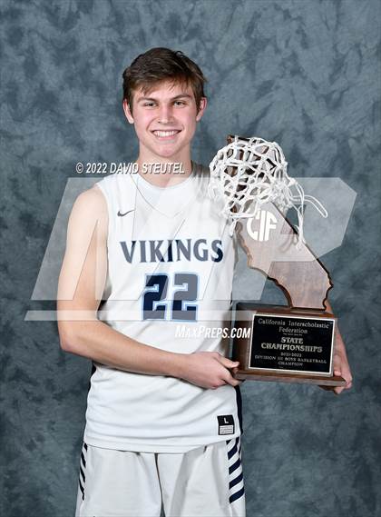 Thumbnail 1 in Pleasant Valley (CIF State D3 Award Photos) photogallery.