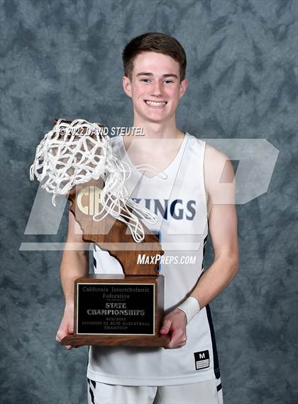 Thumbnail 1 in Pleasant Valley (CIF State D3 Award Photos) photogallery.