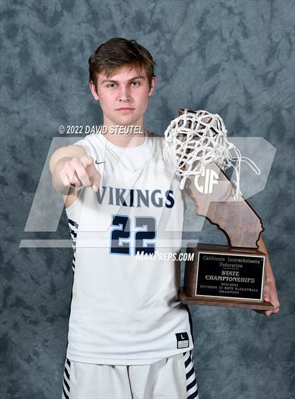 Thumbnail 2 in Pleasant Valley (CIF State D3 Award Photos) photogallery.