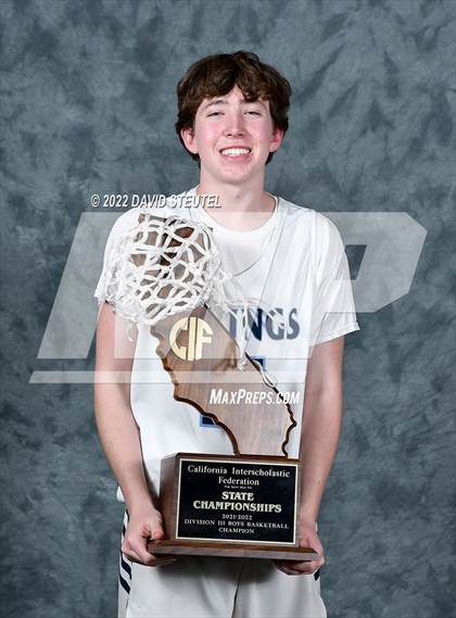 Thumbnail 1 in Pleasant Valley (CIF State D3 Award Photos) photogallery.