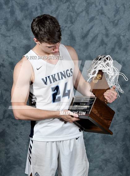 Thumbnail 1 in Pleasant Valley (CIF State D3 Award Photos) photogallery.