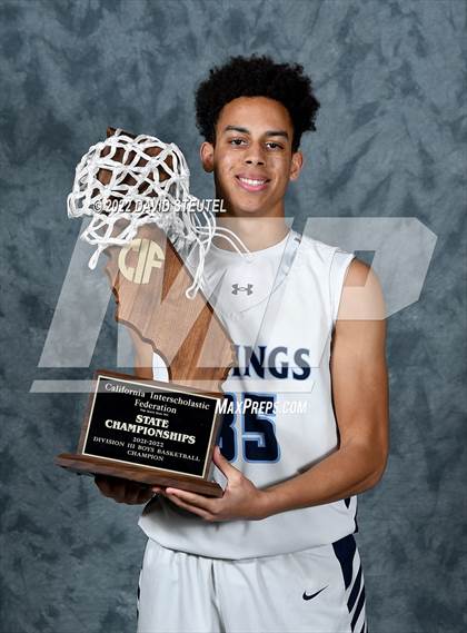 Thumbnail 1 in Pleasant Valley (CIF State D3 Award Photos) photogallery.