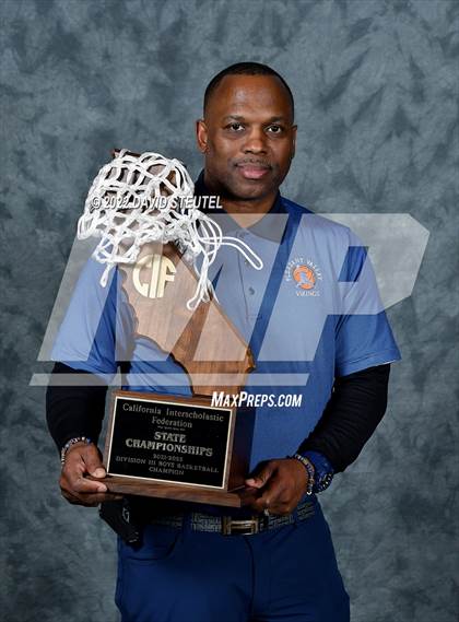 Thumbnail 1 in Pleasant Valley (CIF State D3 Award Photos) photogallery.