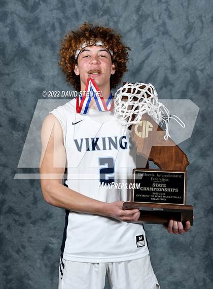 Thumbnail 2 in Pleasant Valley (CIF State D3 Award Photos) photogallery.