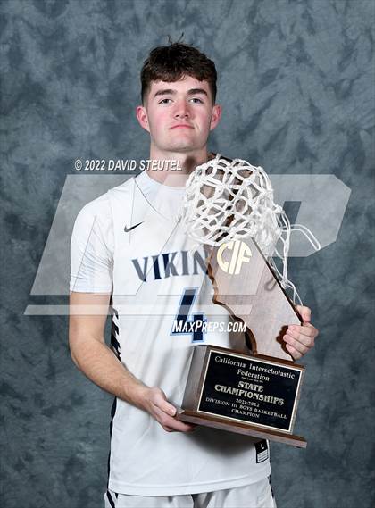 Thumbnail 2 in Pleasant Valley (CIF State D3 Award Photos) photogallery.