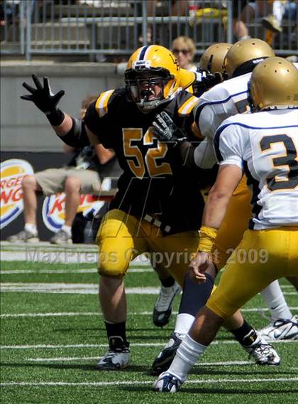 Thumbnail 2 in Upper Arlington vs. Aquinas (Kirk Herbstreit Varsity Football Series) photogallery.