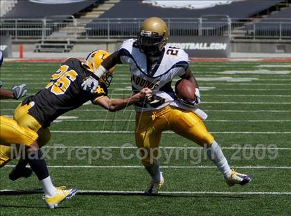 Thumbnail 1 in Upper Arlington vs. Aquinas (Kirk Herbstreit Varsity Football Series) photogallery.