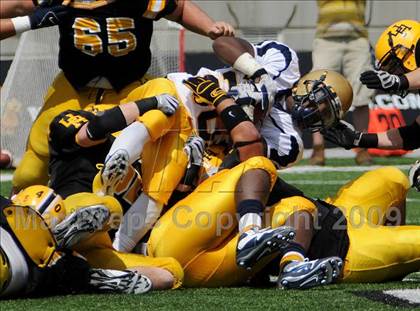 Thumbnail 1 in Upper Arlington vs. Aquinas (Kirk Herbstreit Varsity Football Series) photogallery.