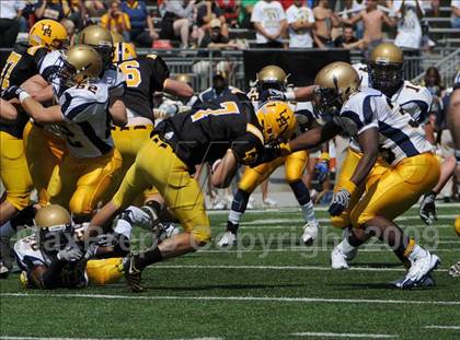 Thumbnail 1 in Upper Arlington vs. Aquinas (Kirk Herbstreit Varsity Football Series) photogallery.