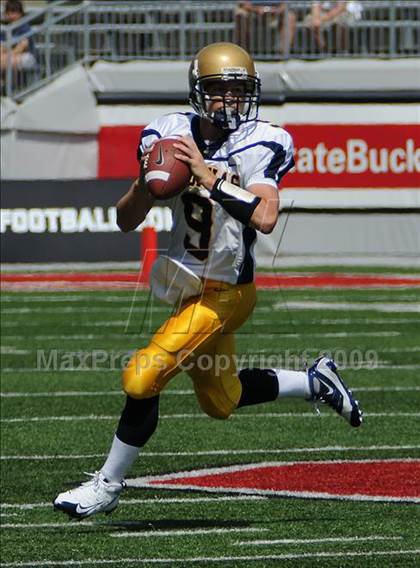 Thumbnail 3 in Upper Arlington vs. Aquinas (Kirk Herbstreit Varsity Football Series) photogallery.