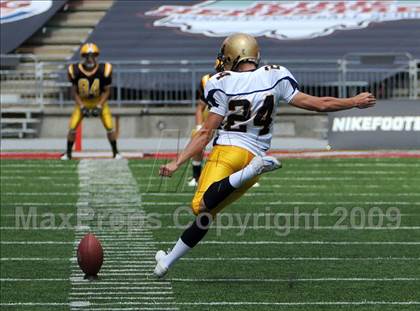 Thumbnail 3 in Upper Arlington vs. Aquinas (Kirk Herbstreit Varsity Football Series) photogallery.