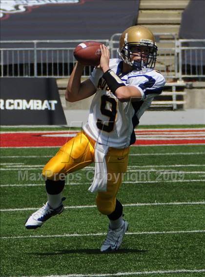 Thumbnail 2 in Upper Arlington vs. Aquinas (Kirk Herbstreit Varsity Football Series) photogallery.