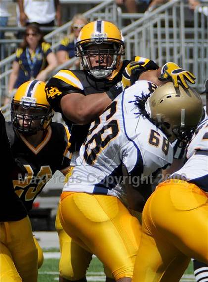 Thumbnail 2 in Upper Arlington vs. Aquinas (Kirk Herbstreit Varsity Football Series) photogallery.