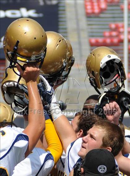 Thumbnail 3 in Upper Arlington vs. Aquinas (Kirk Herbstreit Varsity Football Series) photogallery.