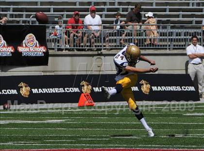 Thumbnail 3 in Upper Arlington vs. Aquinas (Kirk Herbstreit Varsity Football Series) photogallery.