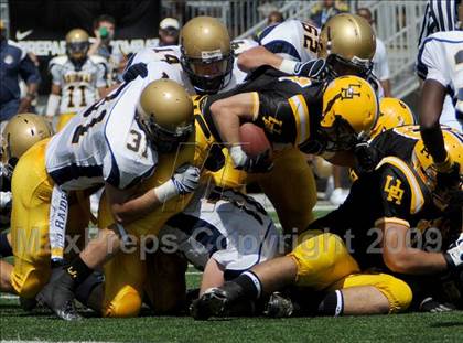Thumbnail 2 in Upper Arlington vs. Aquinas (Kirk Herbstreit Varsity Football Series) photogallery.