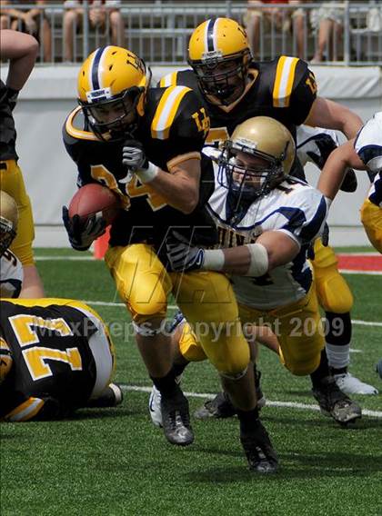 Thumbnail 1 in Upper Arlington vs. Aquinas (Kirk Herbstreit Varsity Football Series) photogallery.