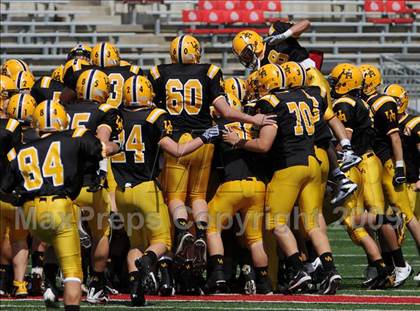 Thumbnail 2 in Upper Arlington vs. Aquinas (Kirk Herbstreit Varsity Football Series) photogallery.